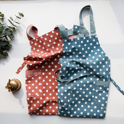 Close-up of the breathable worsted cotton fabric on the kitchen apron.